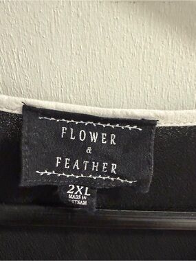 Flower & Feather Black Top - 2XL